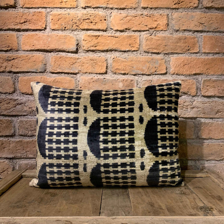 HOSEKI Silk Velvet Pillow Covers Onyx